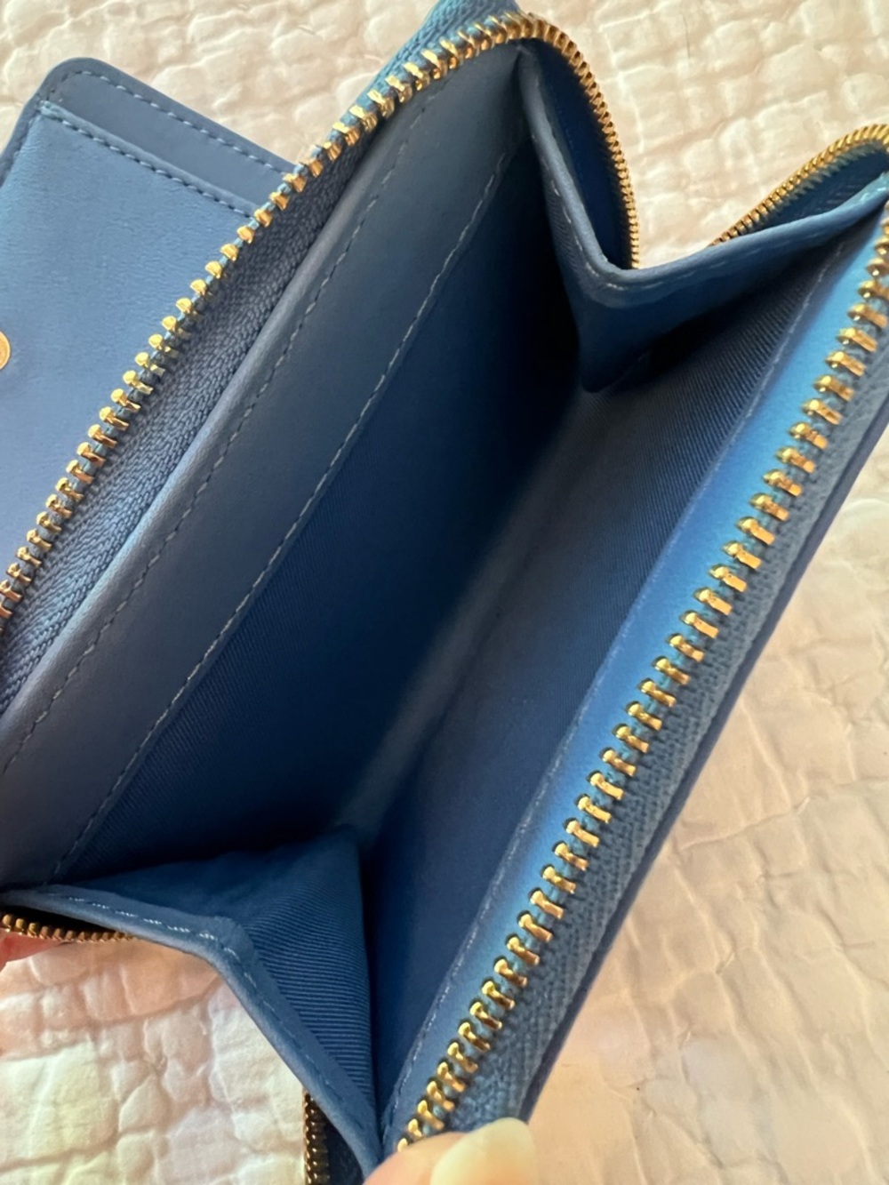 Tory Burch Wallet Cornflower Blue EUC - Picture 4 of 4